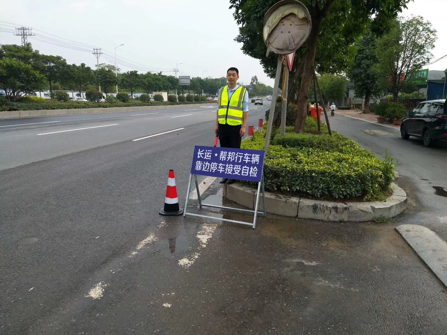 “长运·帮邦行”开展自查自纠 为乘客系上出行“安全带”
